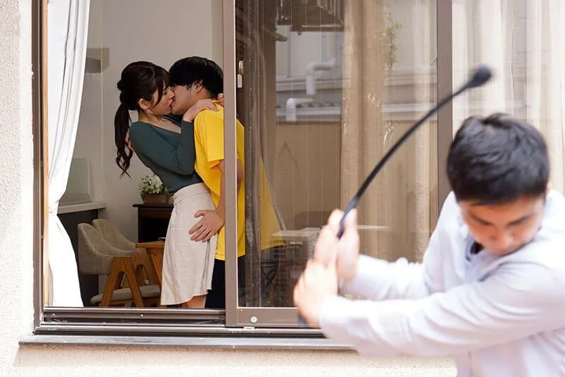 Người chồng mãi mê với công việc, vợ nảy sinh tình cảm với em chồng yêu vì cô đơn
